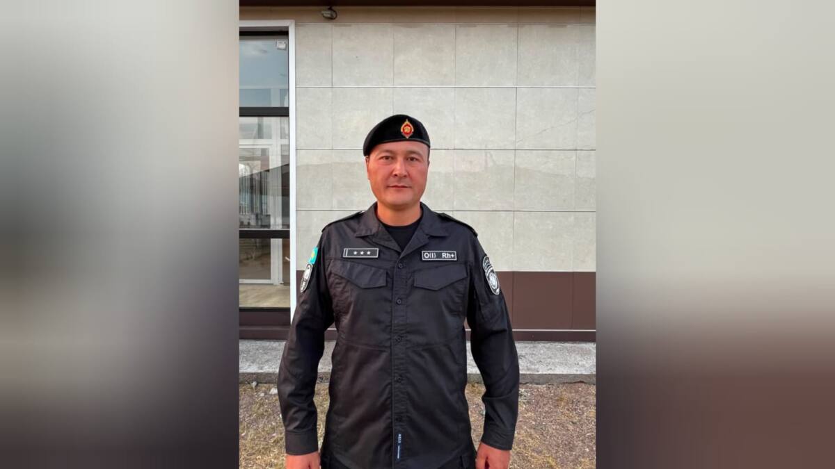 В Павлодарской области полицейский спас тонущего мужчину
