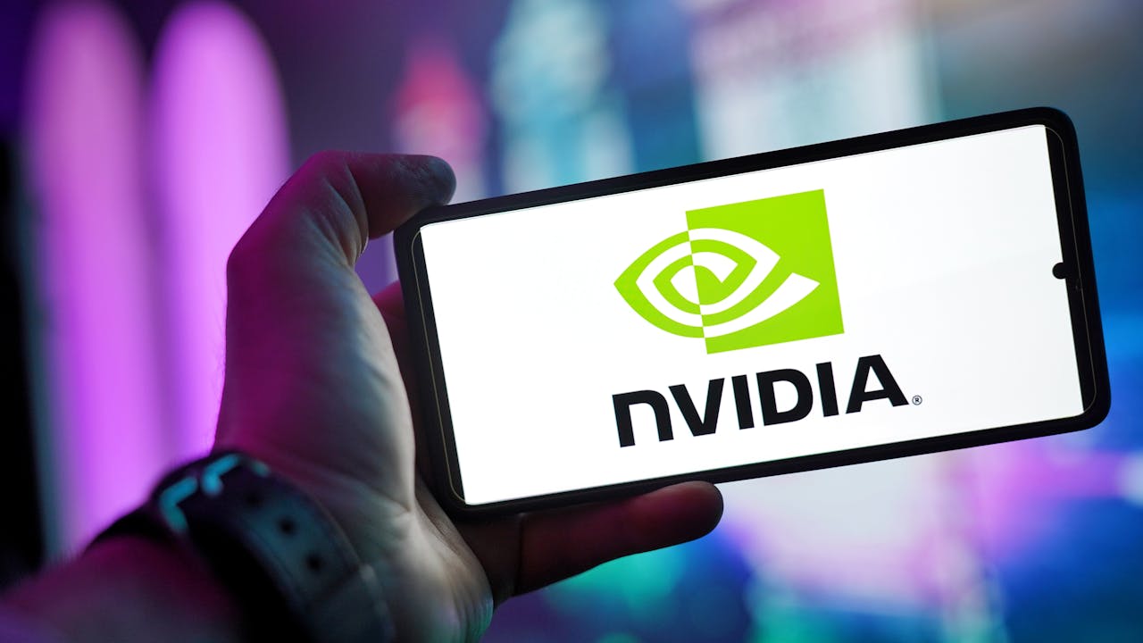 Глава Nvidia призвал не бояться обвала на рынке