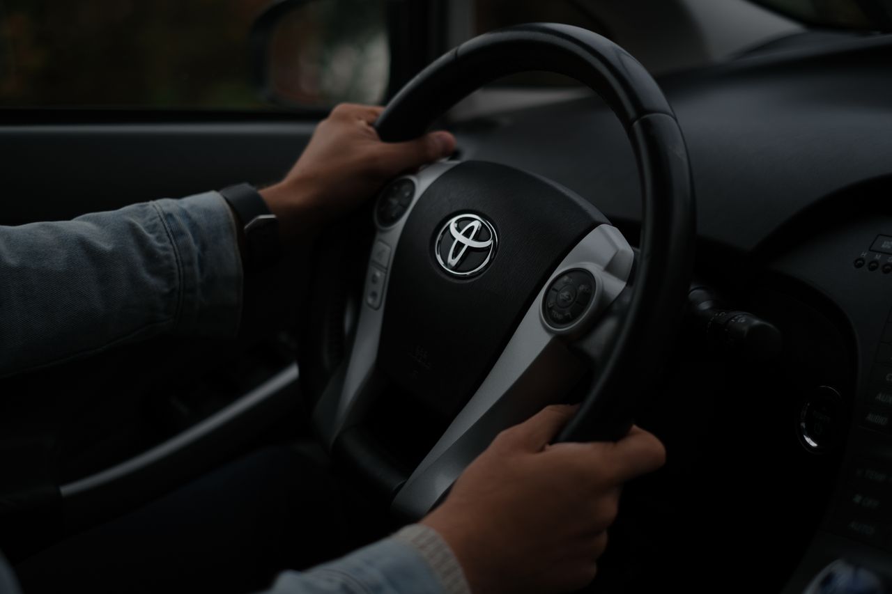Очередного водителя наказали за езду по набережной перед Акордой