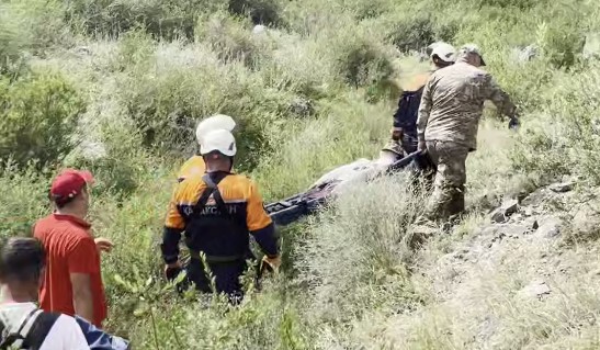 Травмированного подростка спасли в горах области Жетысу
