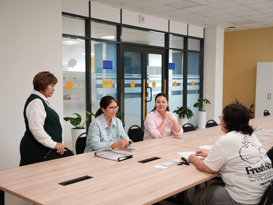 В Казахстане продолжается прием документов в 1 класс