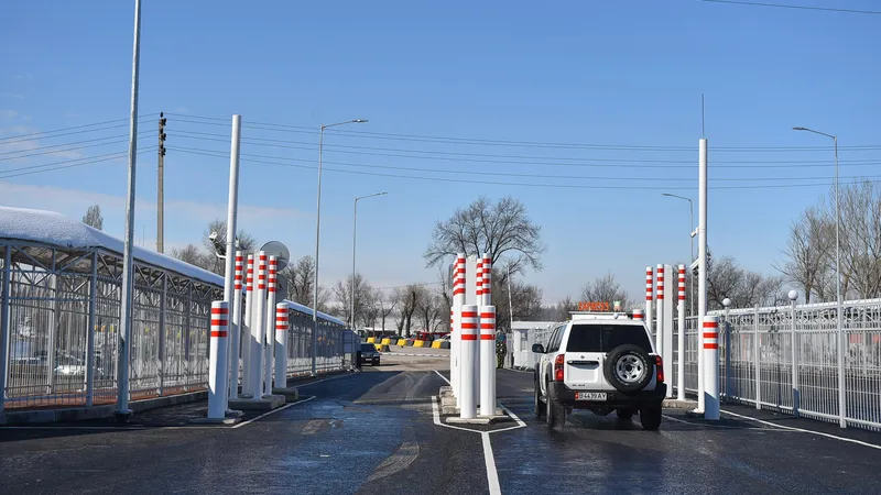 Круглосуточно будут работать два пункта пропуска на границе с Узбекистаном