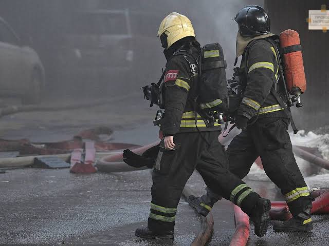 Россиянин с самодельным огнеметом поджег соседскую квартиру