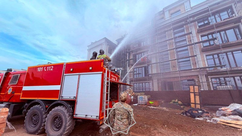 В Астане горело строящееся здание