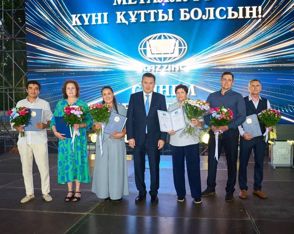 В Восточном Казахстане отметили День металлурга, чествуя героев труда и спасения
