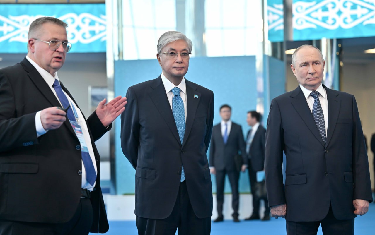 Президентам Казахстана и России представили цифровые проекты в сфере торговли и логистики