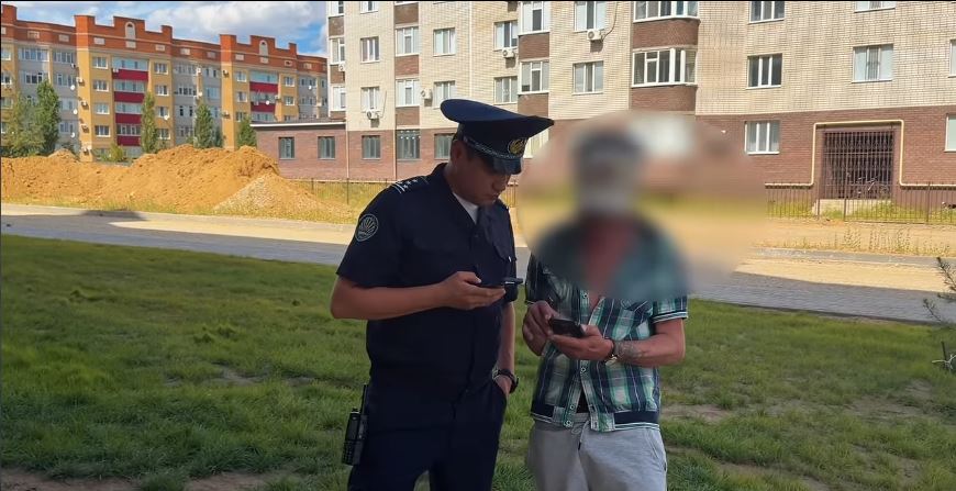 В Актобе водитель электровелосипеда сбил девочку, его нашли полицейские