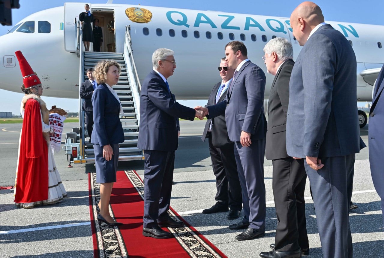 Президент Казахстана прилетел в Омск для участия в Форуме межрегионального сотрудничества Казахстана и России