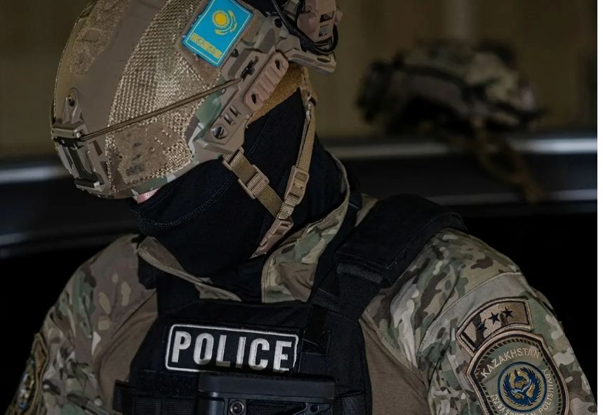 Двух подозреваемых задержали с опием и крупной суммой денег в Актау