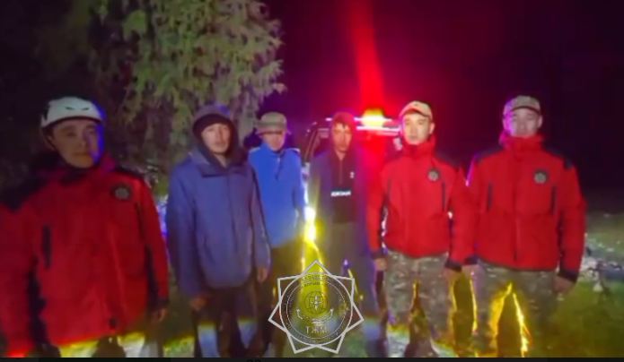 Двух заблудившихся туристов нашли в горах Туркестанской области