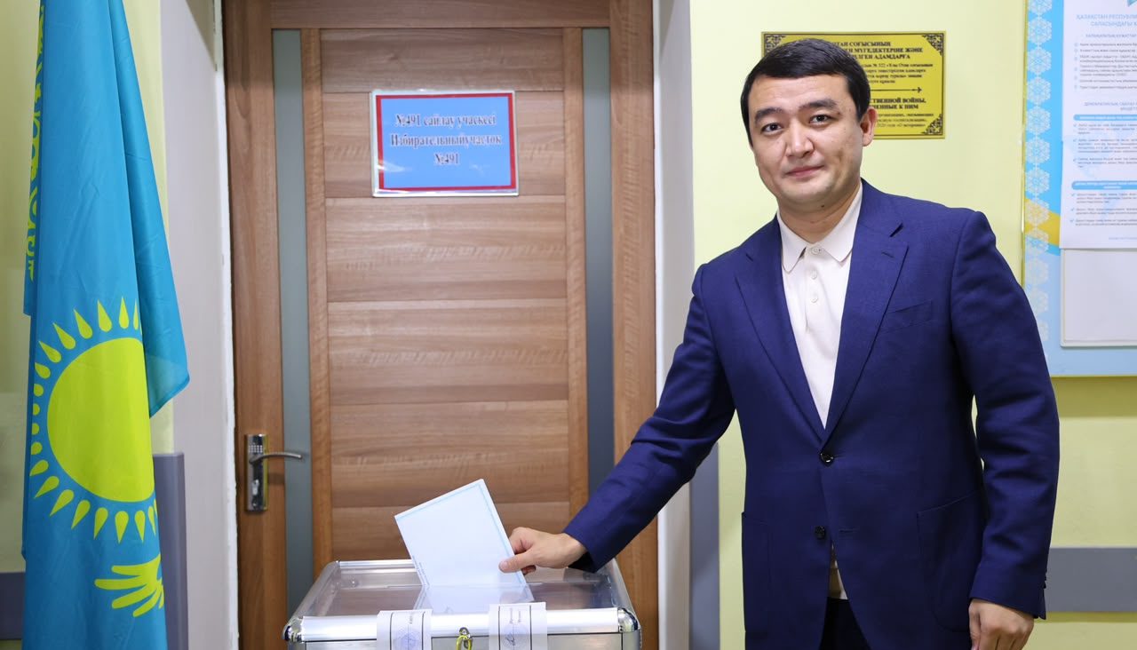 Депутаты Маслихата Алматы активно участвуют в голосовании
