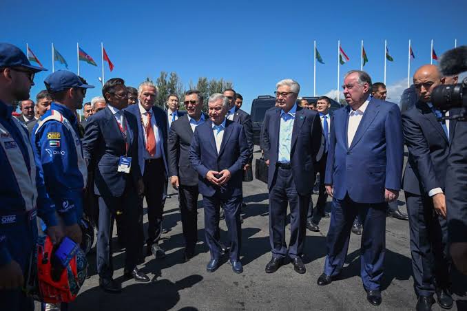 Президенты стран Центральной Азии приняли участие в церемонии открытия этапа чемпионата мира по водно-моторному спорту UIM F1H2O