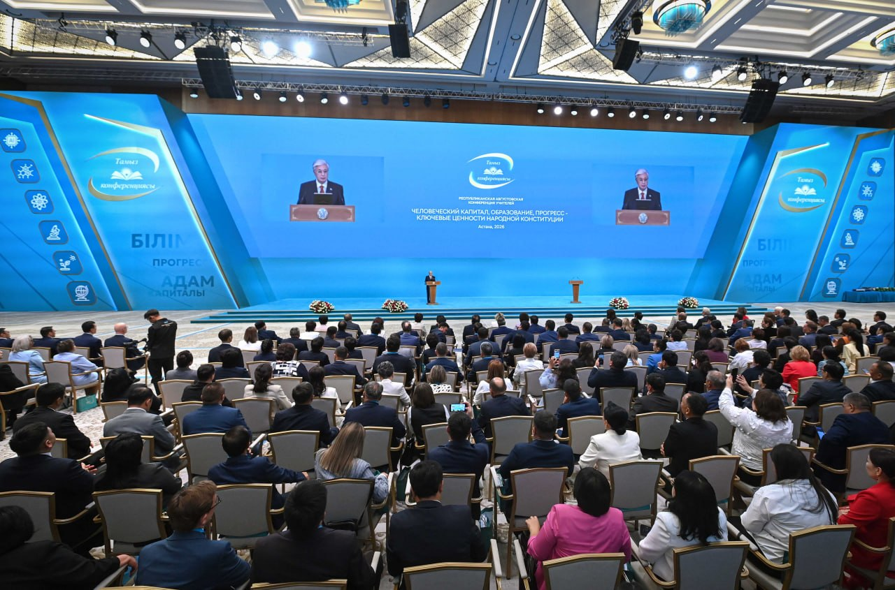 Президент поручил правительству разобраться с агрессивной рекламой фастфуда