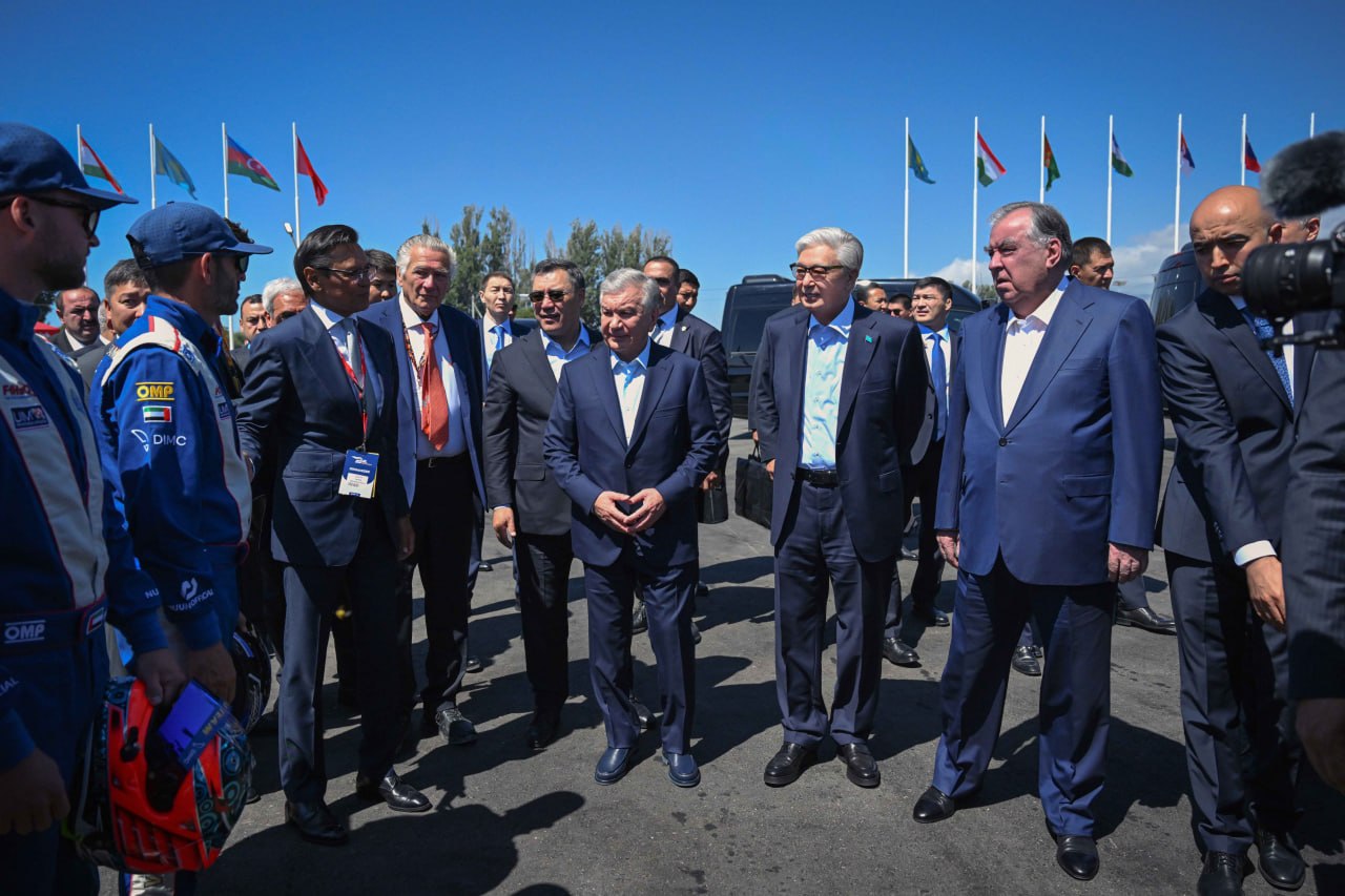 Президенты стран Центральной Азии приняли участие в церемонии открытия этапа чемпионата мира по водно-моторному спорту UIM F1H2O