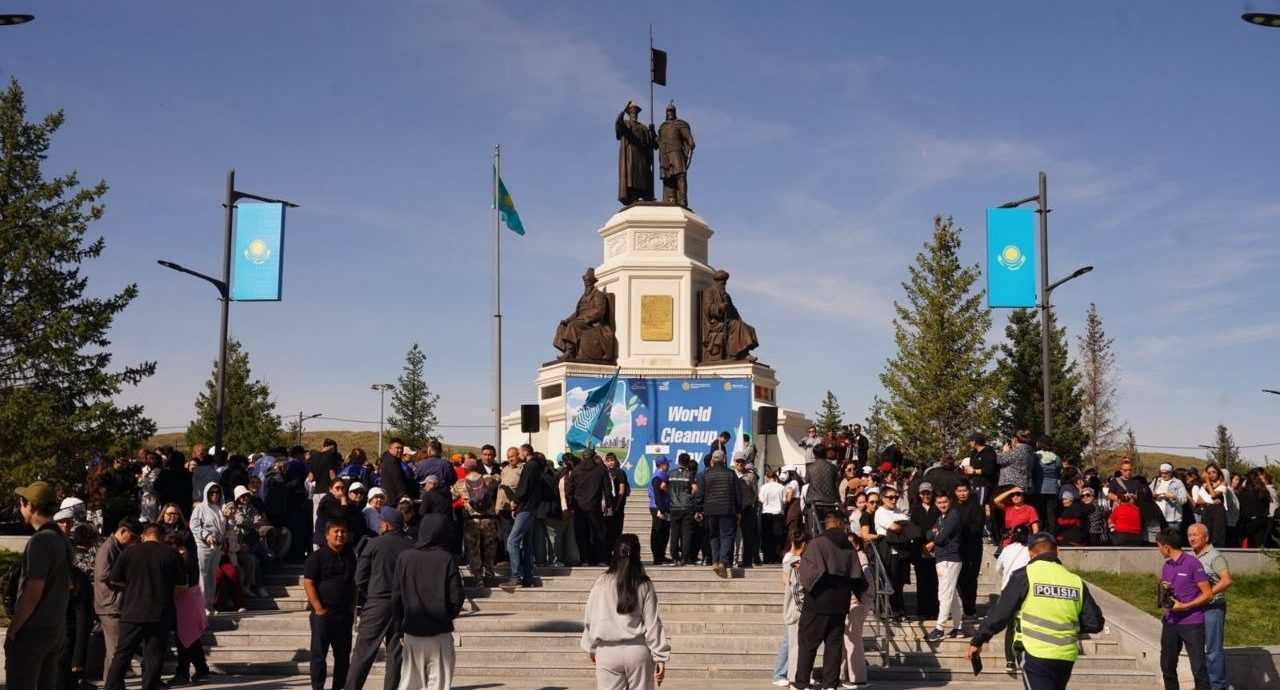 "Чистота начинается с человека": жители ВКО поддержали World Cleanup Day