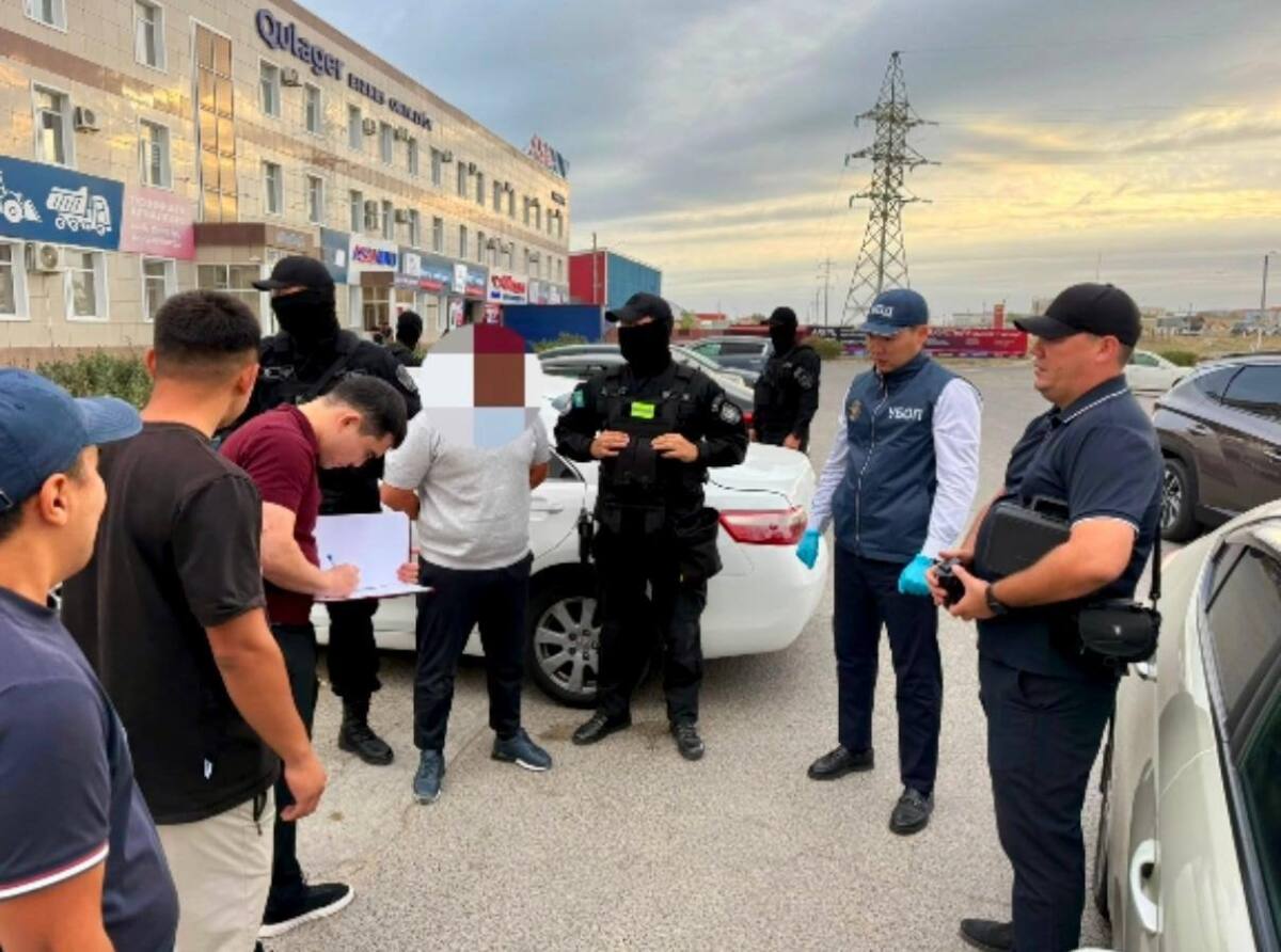 В Актау полицейские задержали подозреваемого в вымогательстве