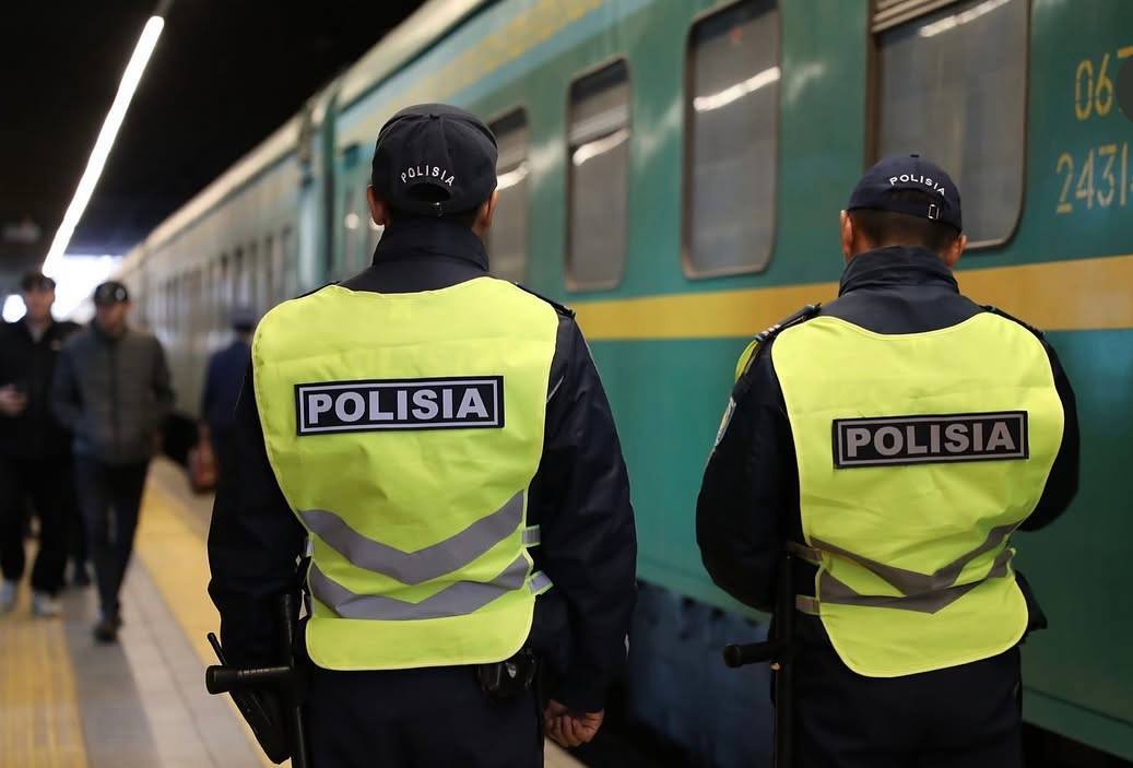 Транспортные полицейские задержали трех граждан за опасное нарушение на вокзале