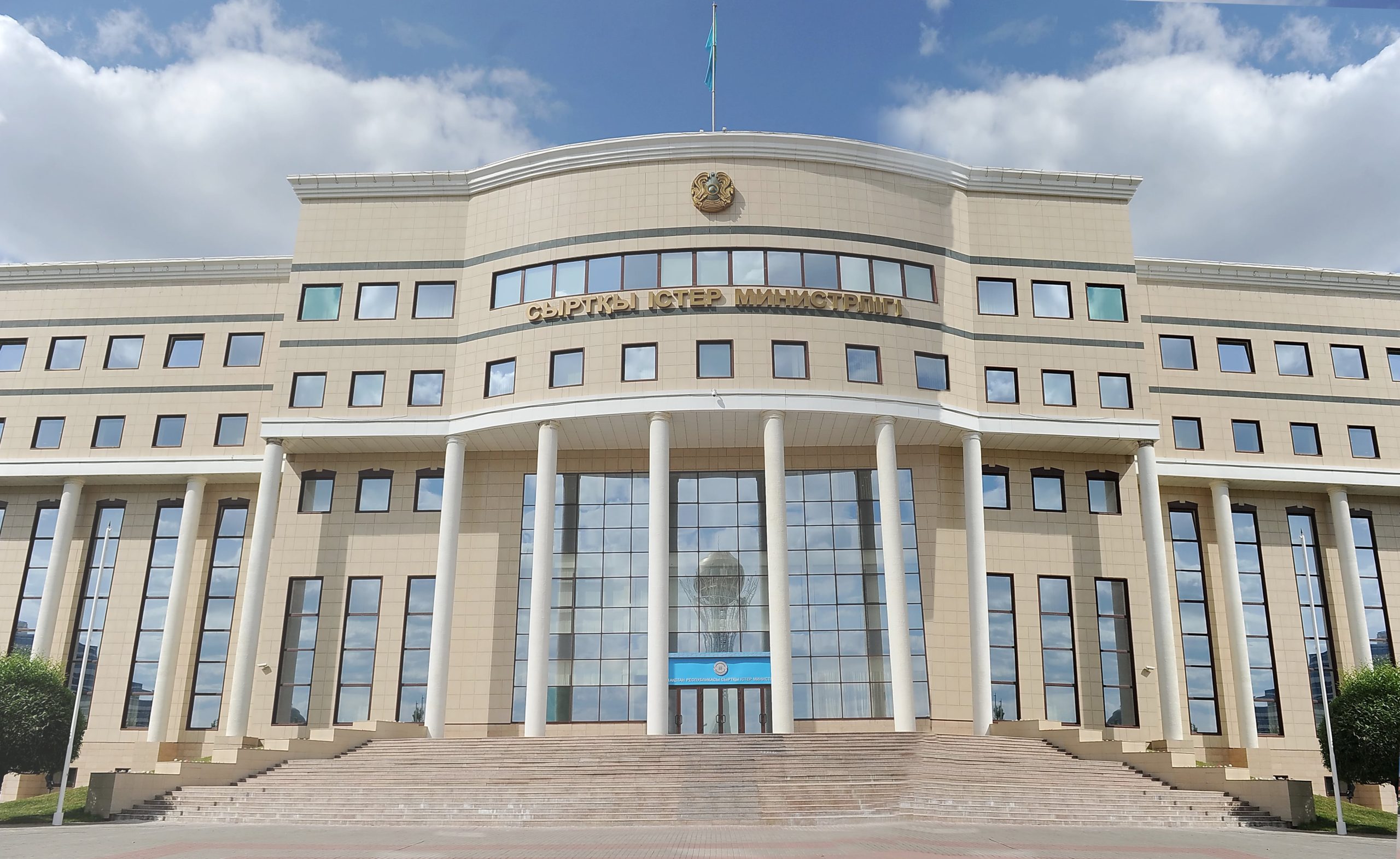 В Непале продолжаются поиски трех пропавших казахстанок - МИД