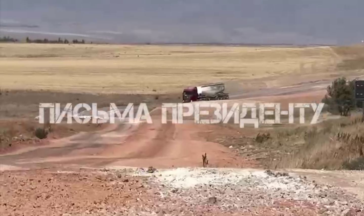 Грузовики объезжали весовой контроль в области Жетысу