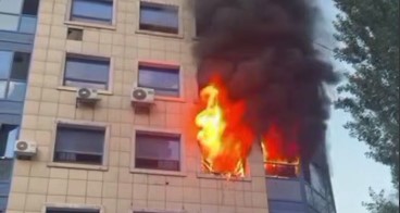 В Алматы при пожаре в многоэтажном доме спасены 26 человек