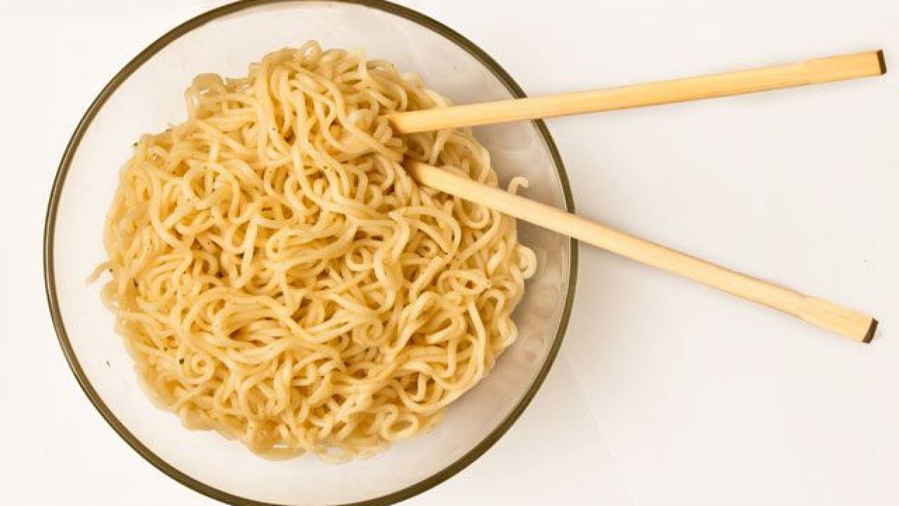 В Казахстане запретили ввозить корейскую лапшу быстрого приготовления