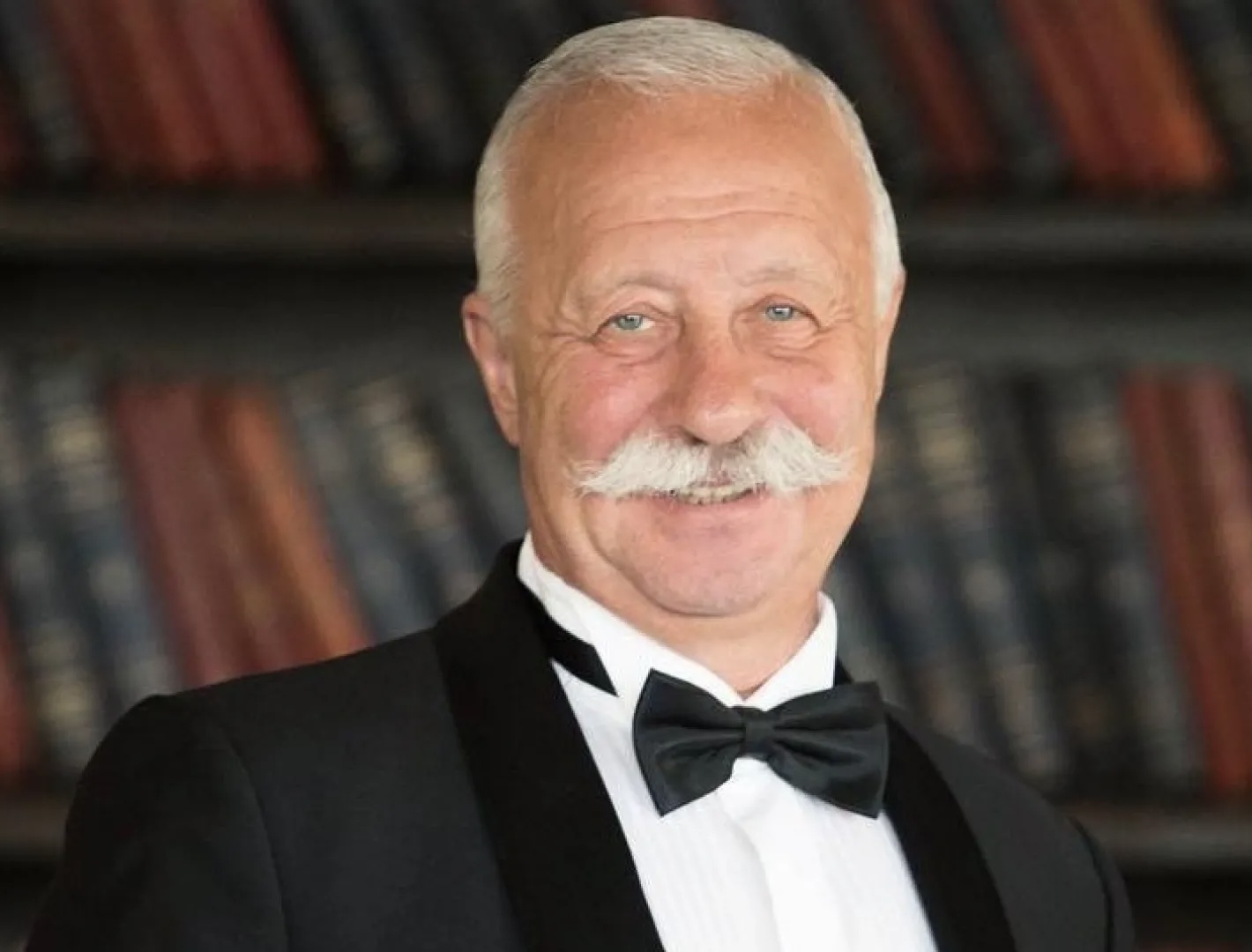 Леонид Якубович не исключил смену ведущего в «Поле чудес»