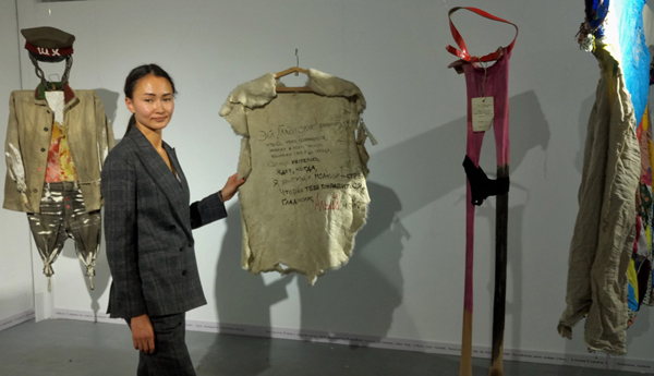 Меруерт Калиева демонстрирует арт-объекты из проекта