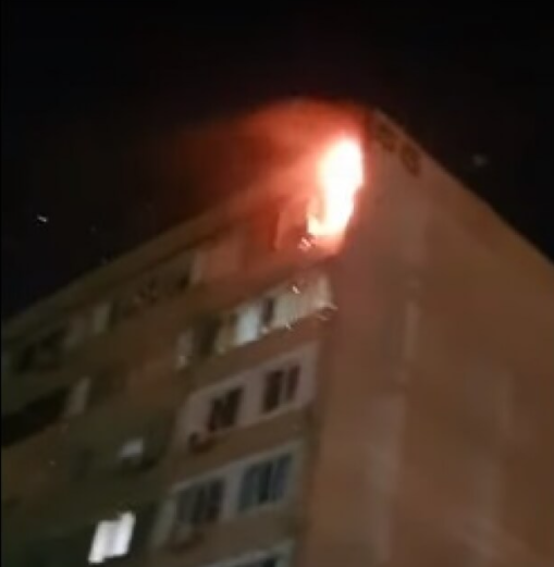 Дом загорелся в Актау из-за оставленного мусора