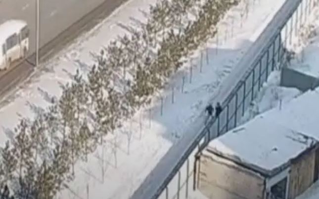 В столице мужчина ограбил пенсионера