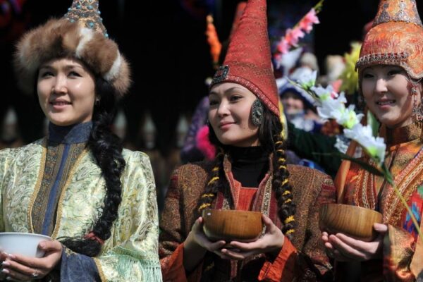 "Пока Европа сжигала женщин на кострах, а арабы закапывали их заживо, казахи ценили и уважали их" - казпресса