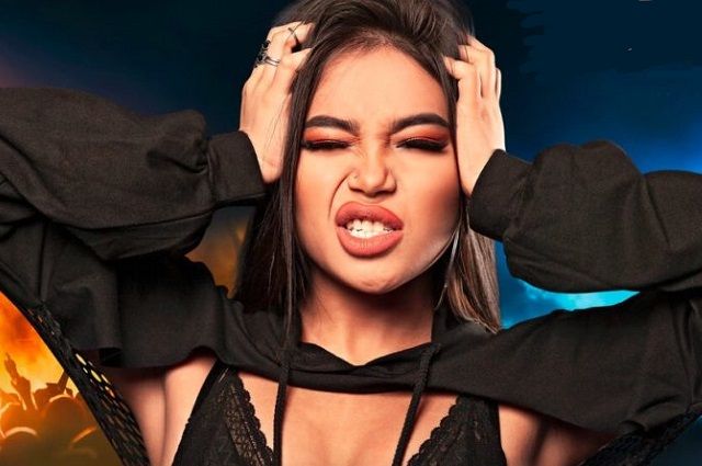 Певица SayMo показала пикантные кадры после операции на грудь