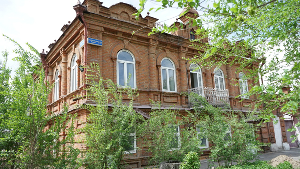 Статус памятника поможет сохранить этот старинный особняк