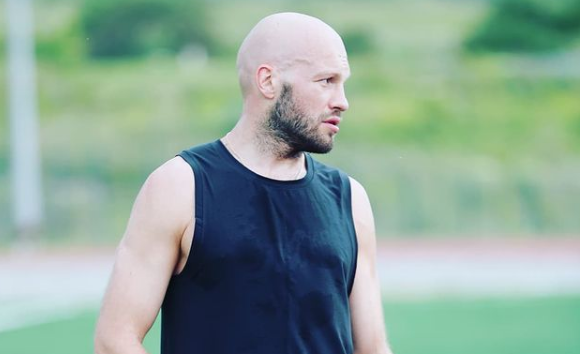 Как расстроенные фанаты забрасывают казахстанского боксёра Василия Левита грязными словами