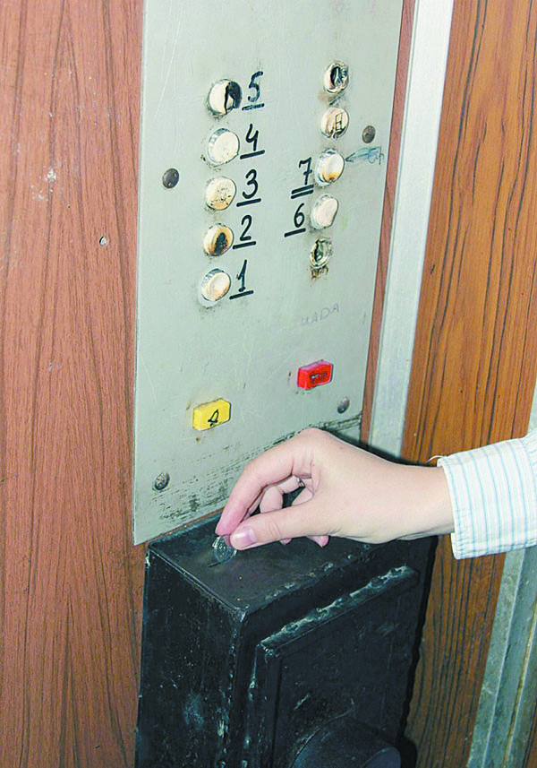 В сентябре в Семипалатинске впервые внедрили практику платных лифтов