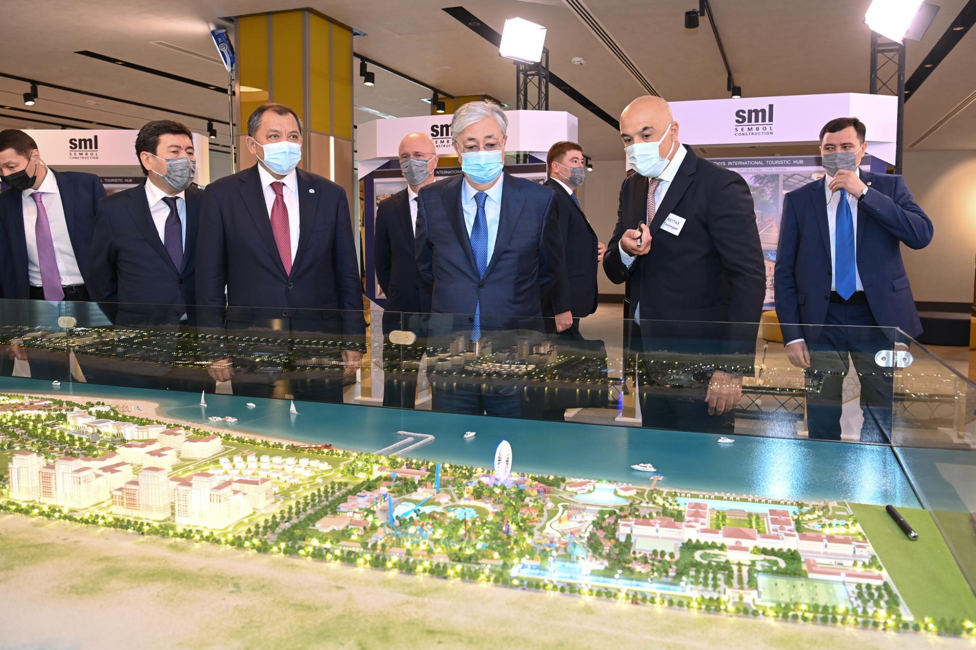 Касым-Жомарту Токаеву презентовали проекты развития туризма на побережье Каспия