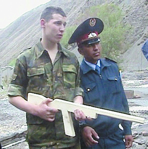 В части преступлений Челах признался, но отказался принимать на себя убийство сослуживцев. В декабре этого же года суд признал его виновным и приговорил к пожизненному заключению