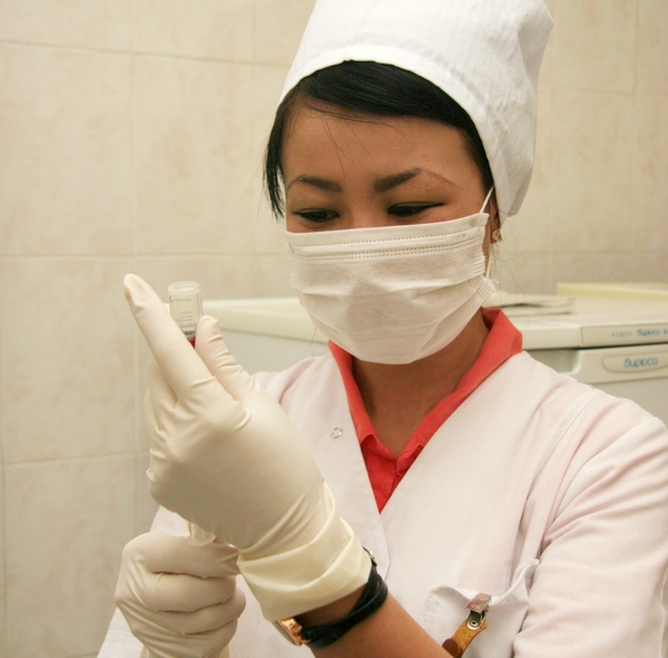 Безопасно ли прививаться от гриппа и коронавируса одновременно - ответ врача