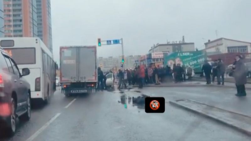 Двух пешеходов сбили вблизи рынка "Астаналык", один погиб