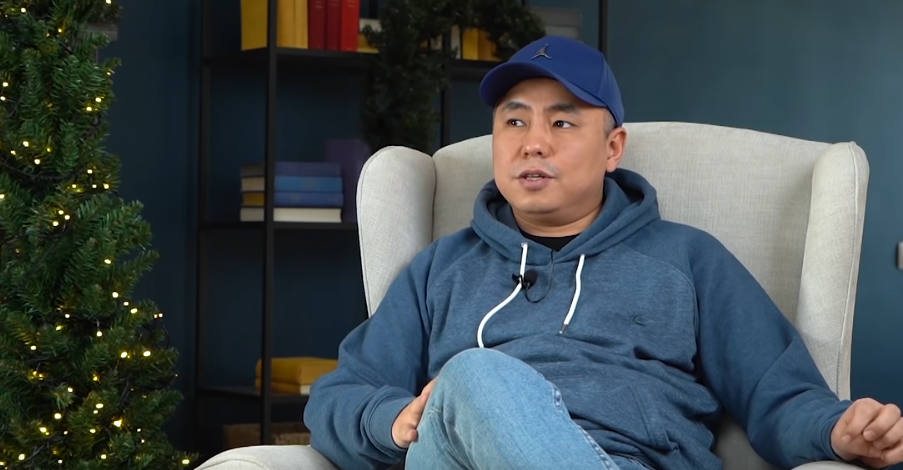 "Я понял, что у меня вообще никого нет" - Нуртас Адамбай 