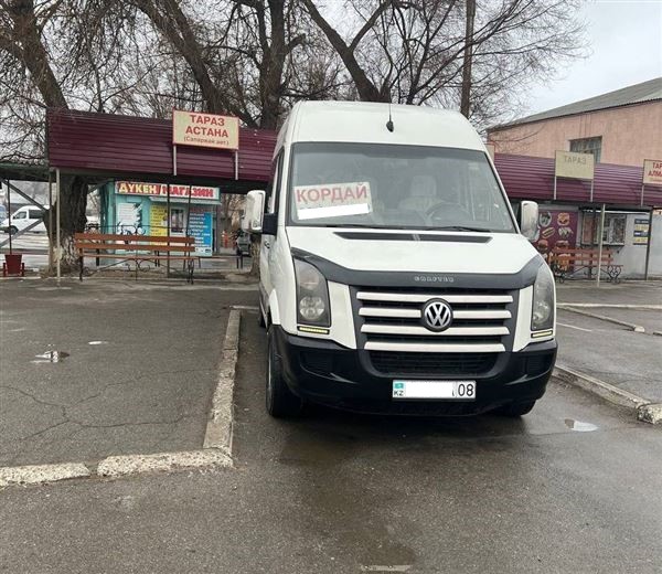 Транспорт ждёт пассажиров. Фото из чатов помощи казахстанцам за рубежом