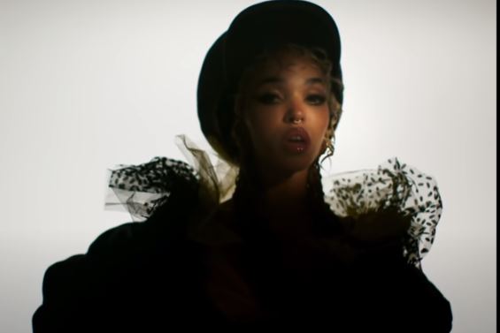 FKA Twigs возвращается в 80-е в новом клипе на трек «Jealousy»