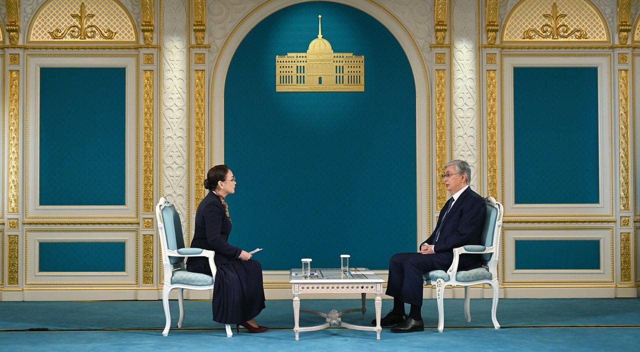 Токаев ответил, почему дал первое интервью после январских событий на русском языке