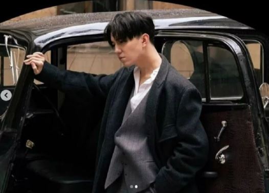 Кадр со съемок клипа Димаша Кудайбергена в Санкт-Петербурге © Instagram/igor_nikolaev_mus