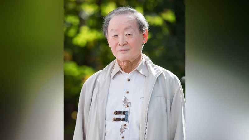 Президент Казахстана наградил заслуженного деятеля искусств Олега Ли