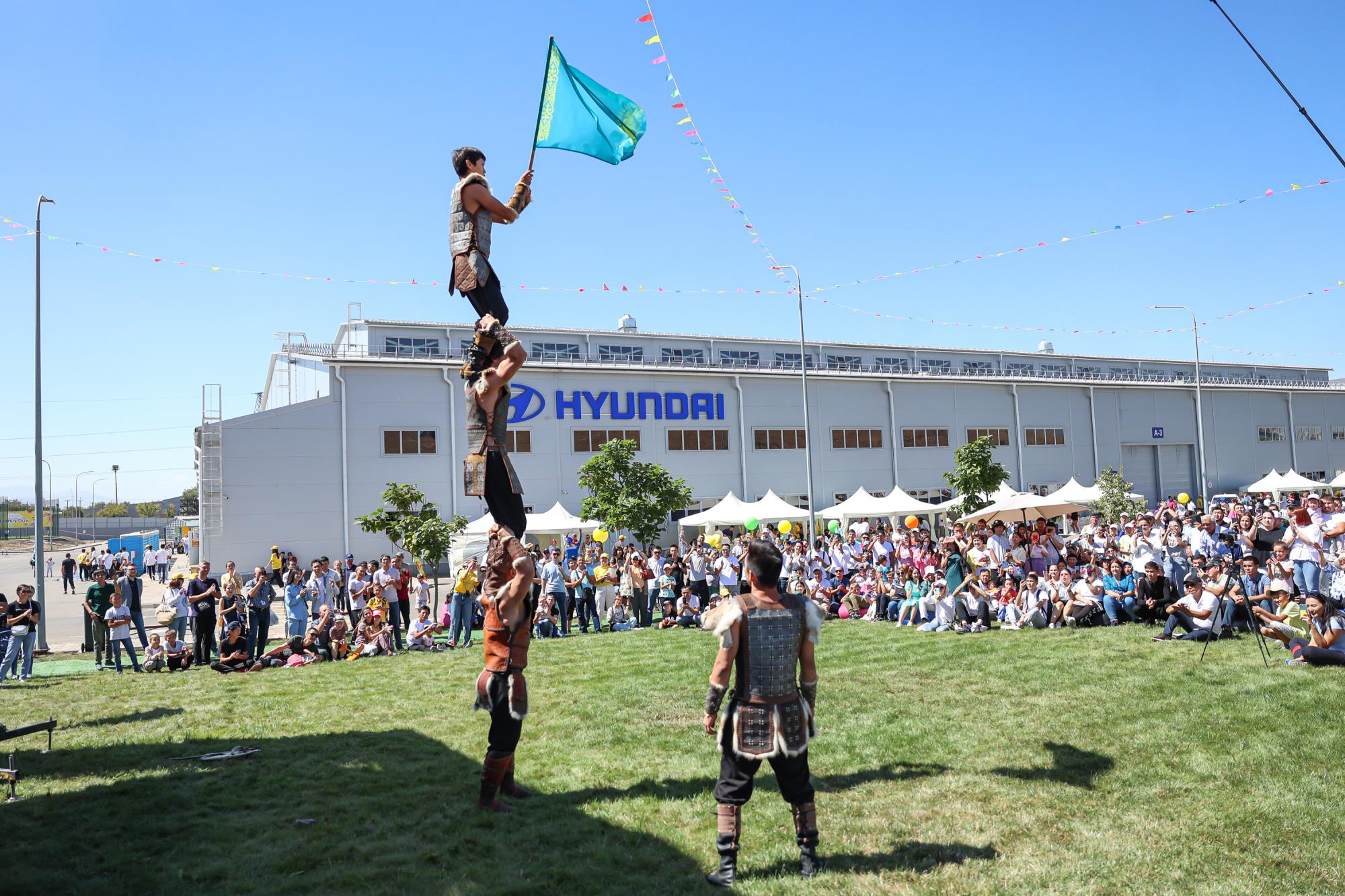 1700 человек приняли участие в супер-корпоративе Hyundai Trans Kazakhstan