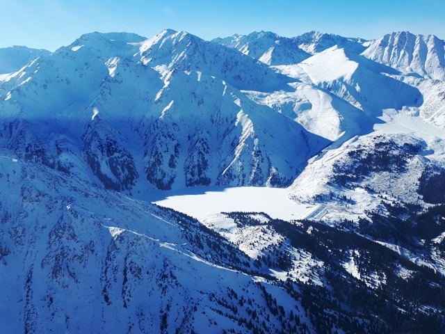 Спасатели нашли потерявшихся в горах близ Алматы туристов