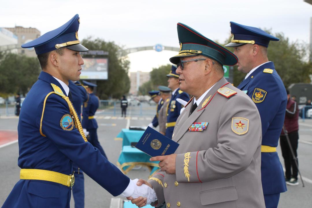 Истребители сил воздушной обороны  получили лейтенантские погоны