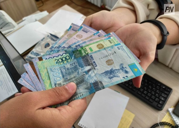 Пообещал квартиры: бывшему сотруднику павлодарского акимата вынесли приговор