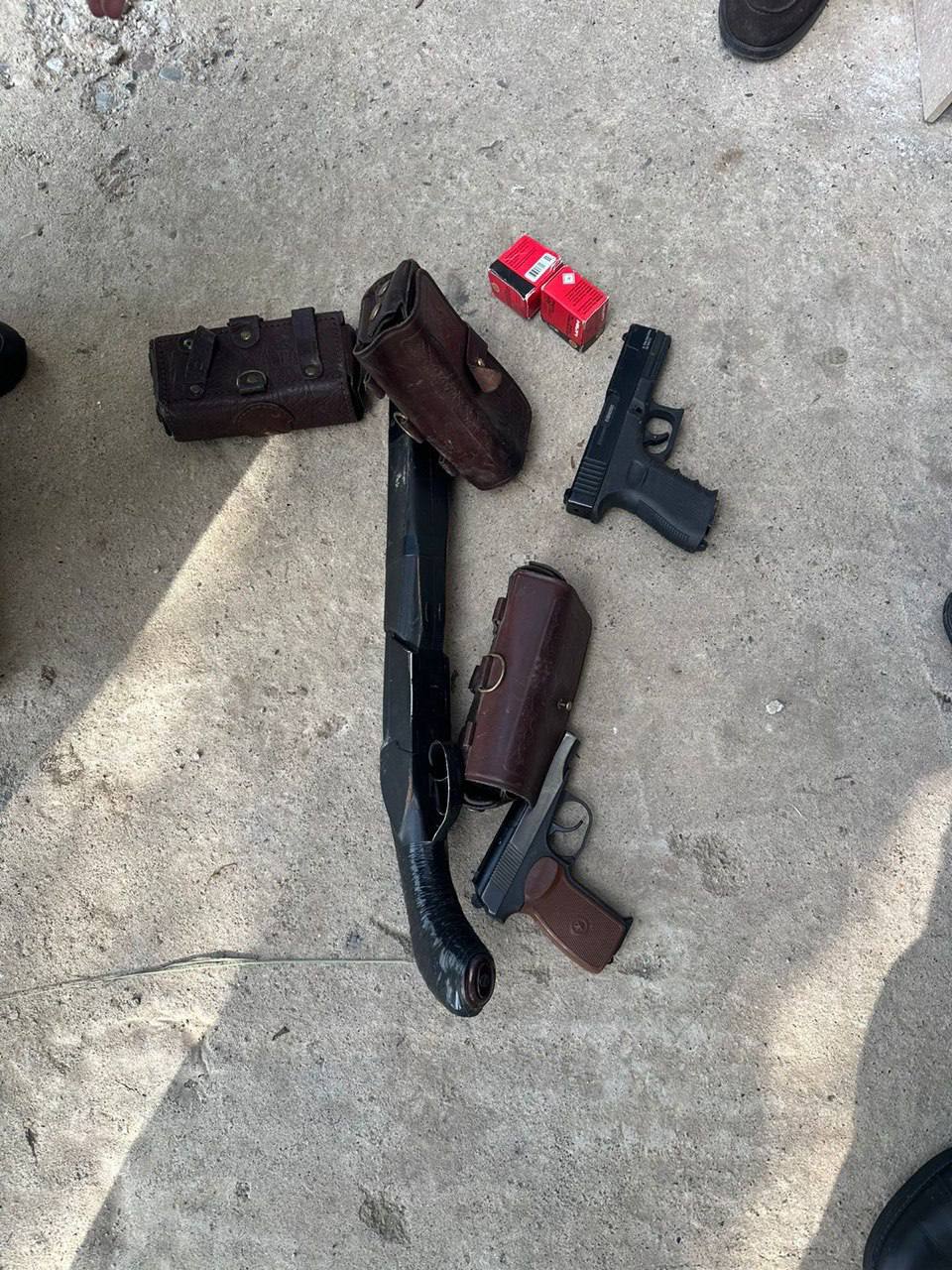 В Алматинской области задержали вооружённых налётчиков 