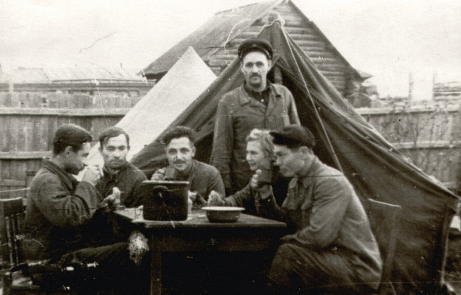 Освоение целины оказалось не только нерентабельным, но социально-незрелым проектом. В результате в наших степи приехали сотни тысяч людей, укоторым теперь требовалось жилье и работа